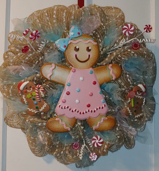 New Gingerbread Wreath With Tulle