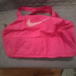 New With Tags Womens Nike Gym Duffel Bag