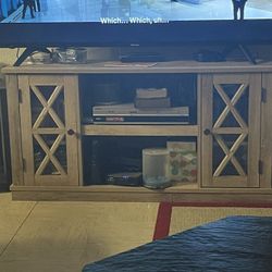 Entertainment Center/ TV Stand