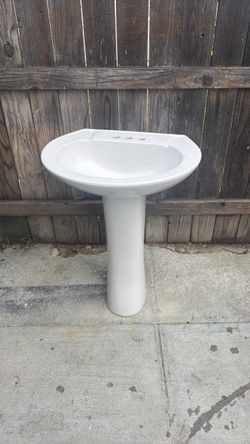 Bathroom sink vanity