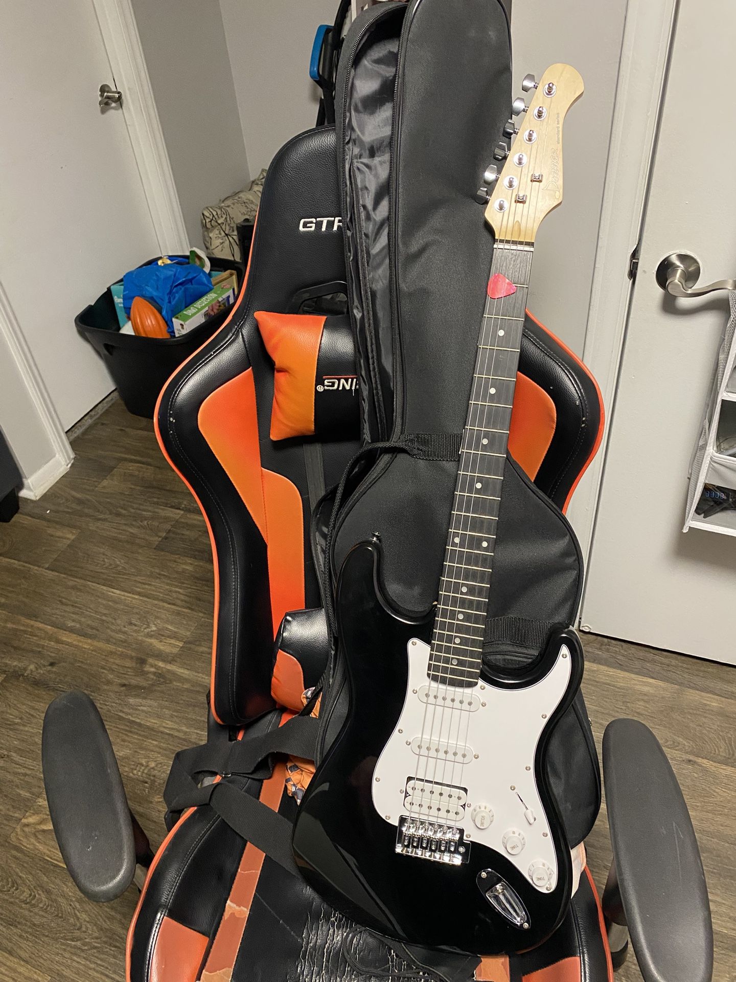 Donner DTS-100 Electric Guitar