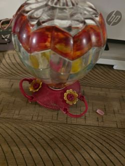 Humming bird feeder