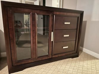 Brentwood TV Media Chest