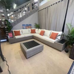 Beige/Gray Patio Sectional w/ Cocktail Table (5pc Outdoor Set) 