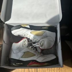 Jordan 5 Fire Red 