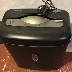 SHREDSAFE Paper Shredder