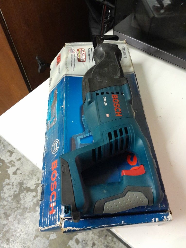18 Volt Bosch Saws All Neŵ In Box