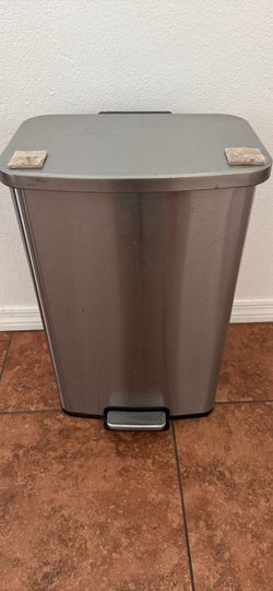 Trash can