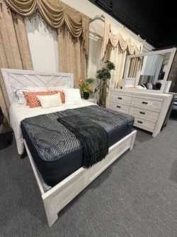 4 PC QUEEN BEDROOM SET