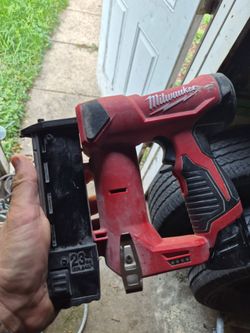 Milwaukee finish nailer