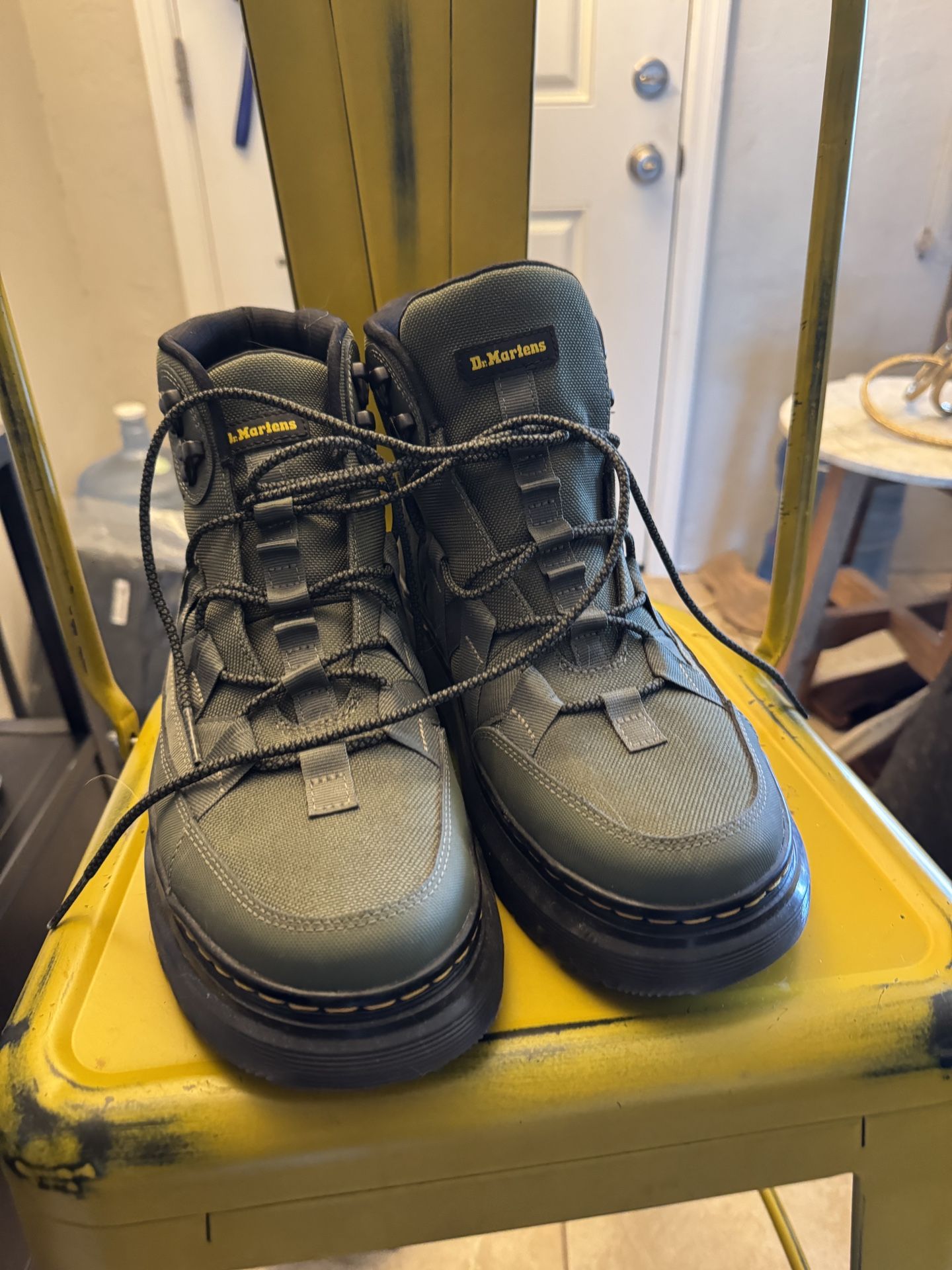 Dr. Martens Boury Chukka Combat Boots Green Lace Up Round Toe Ankle Men's Size 11 - NEVER WORN