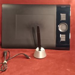 Wacom Intuos PTK-440 Black Intuos4 Pen Tablet
