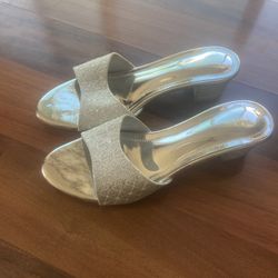 Women Shoes/ Sandals
