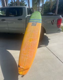 Cardiff Surf Co. Old‑School Single Fin Longboard – Clean, With Fins + Leash