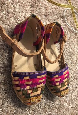 Mexican girl Chanclas