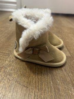Pawz Baby Girl Boots 0-6 Months / Botas De Niña 0-6 Meses 