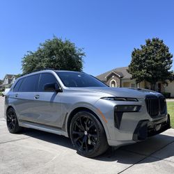 BMW X7 2023 M60i