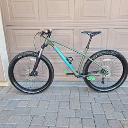 TREK ROSCOE 6 MOUNTAIN BIKE 27.5 INCH 1 X 10 SPEED DROPPER POST SEAT LIKE NEW ( CHECK MY OTHER BIKES)