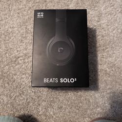 Beats Solo 3's Great Sound Great Condition!!!