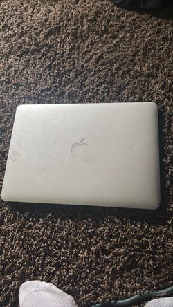 Apple laptop