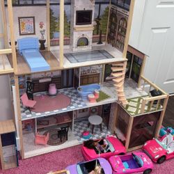 Life Size Doll House 