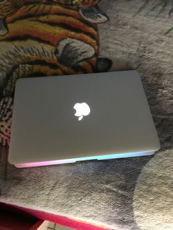 2013 MacBook Air i5 processor 128gb SSD 4gb Ram come with charger good condition