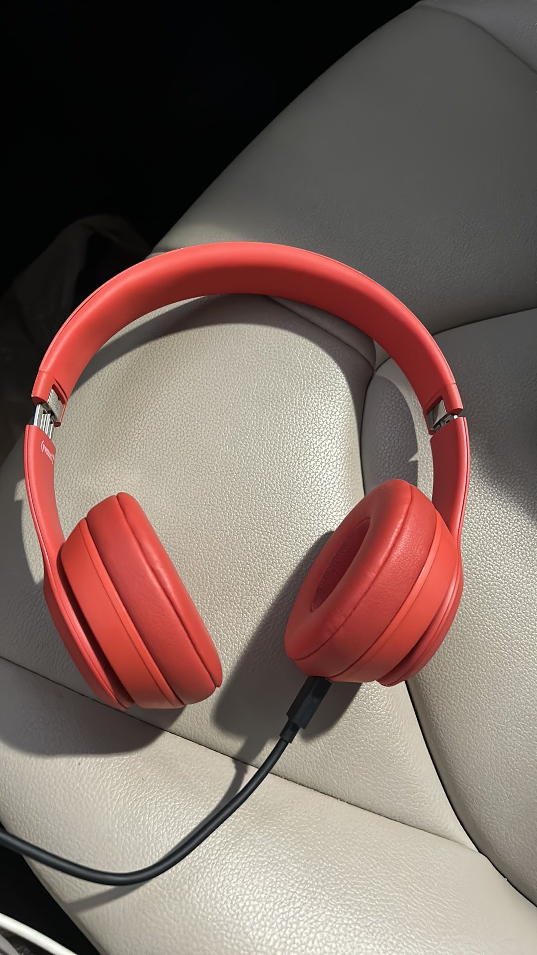 Beats solo 3 in perfect condition 