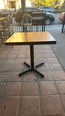 Restaurant Table 30 X 30“