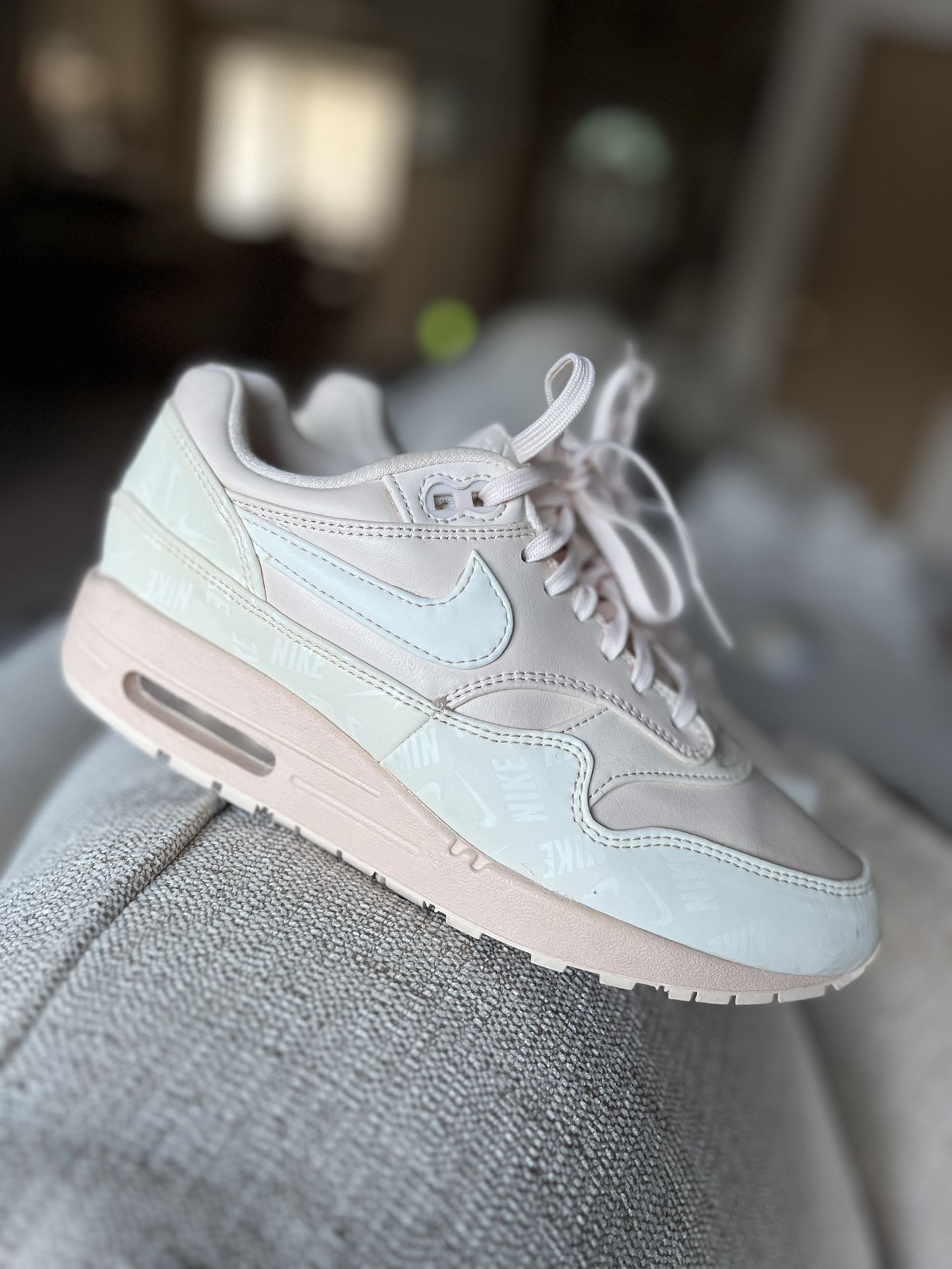 NIKE AIR MAX 1 "GUAVA ICE"
