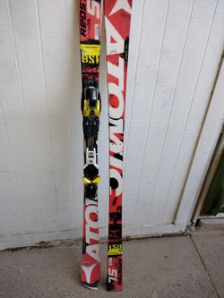 ATOMIC SKIS