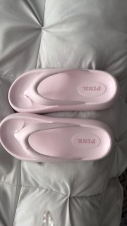 Victoria Secret pink chunky sandals