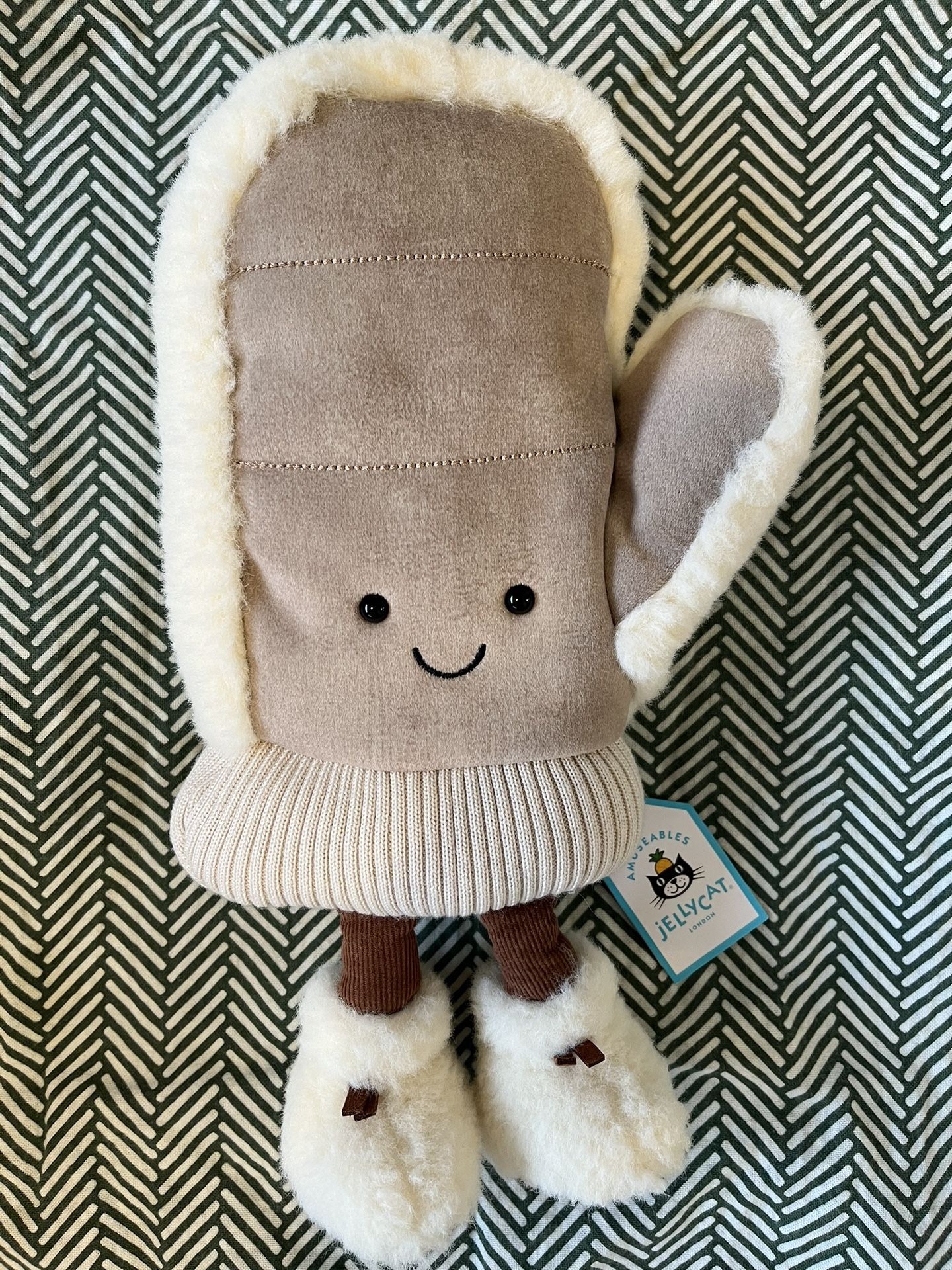 NWT Exclusive Fitswell Mitten Jellycat π