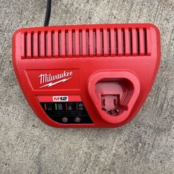 Milwaukee M12 Charger New 