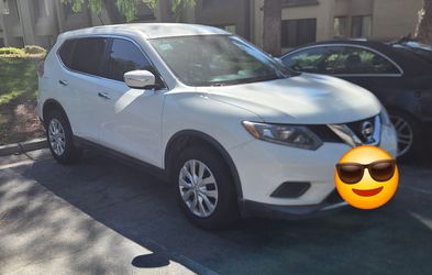 Clean tilte Nissan Rogue 2015, registered for 1 full year