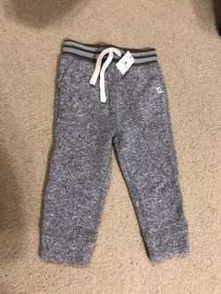 BRAND NEW: Baby Gap fleece sweatpants in size 18-24 Months