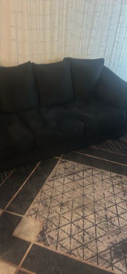 Excellent Condition Black Couch Set