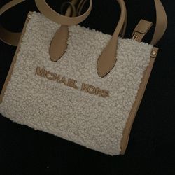 Michael kors bag 50$ pick up