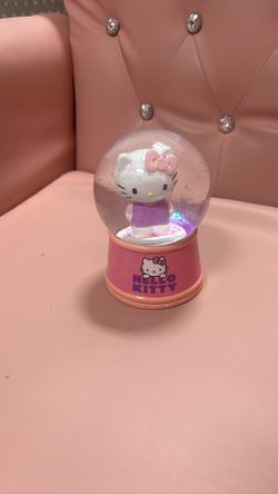 Hello kitty Snow globe