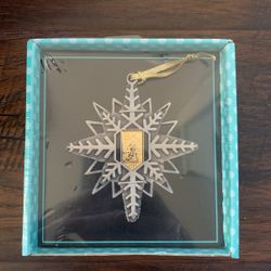 Looney Tunes Bugs Bunny Stamp Snowflake Ornament