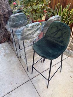 Green Bar Stools Set