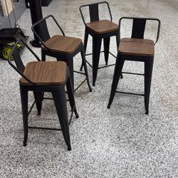 4x Bar Stools, Rotating Top