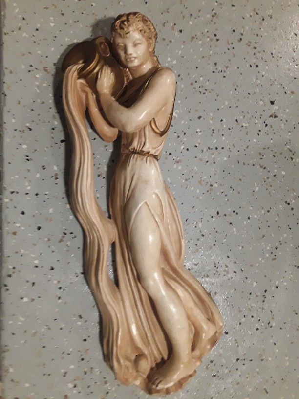 2 Huge Hanging Statues Like New In Spring Hill