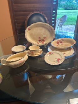 Homer  Laughlin dinner set