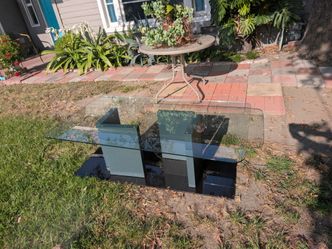FREE GLASS TABLE