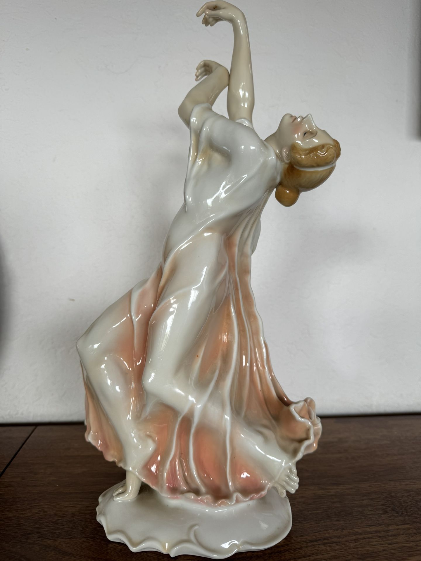 Art Deco Porcelain Sculpture of Isadora Duncan