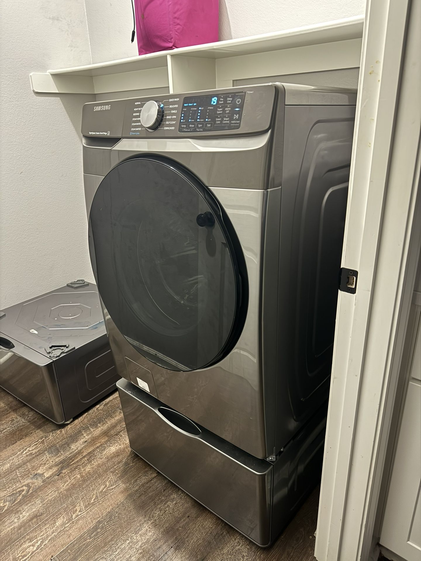 🔥 DEAL ALERT – 2023 Samsung Washer + 2 Stands – ONLY $649 🔥