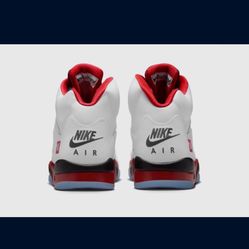 BRAND NEW RETRO 5 FIRE RED BLACK TOUNGUE