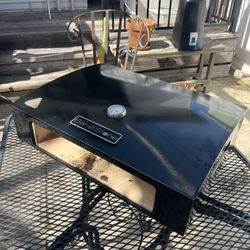 Blackstone Grill Top Pizza Oven 