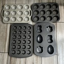 Cupcake and muffins pan lot