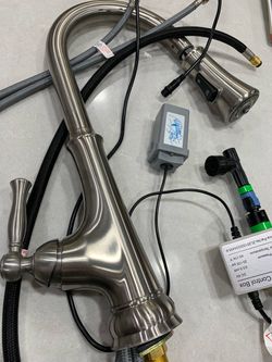 Brushed Nickel Kitchen Faucet with Touchless Control